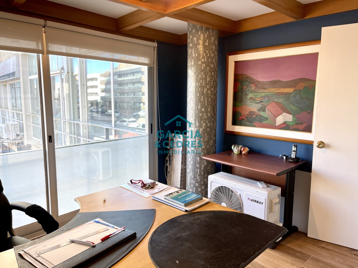 Local Comercial ID.295 - Local, oficina, consultorio, etc, Punta del Este, Península, Venta 