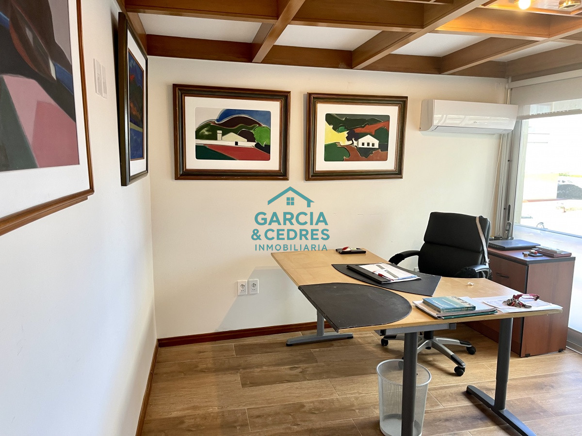 Local Comercial ID.295 - Local, oficina, consultorio, etc, Punta del Este, Península, Venta 