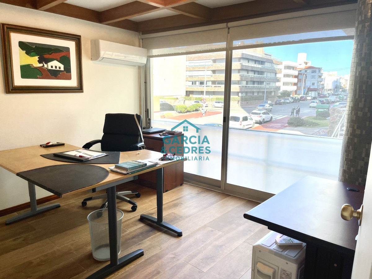 Local Comercial ID.295 - Local, oficina, consultorio, etc, Punta del Este, Península, Venta 