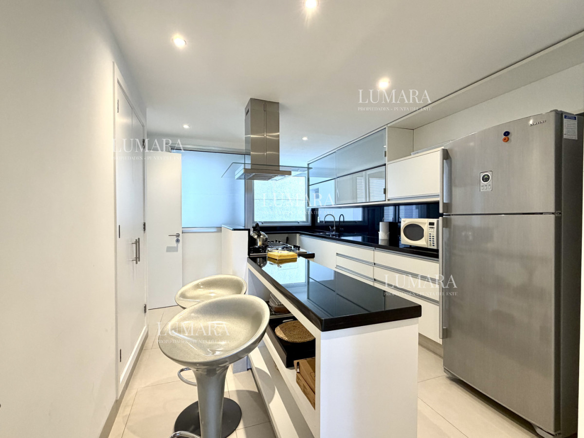 Apartamento ID.3207 - Apartamento, 3 dorm y dep, brava, Punta del Este Venta