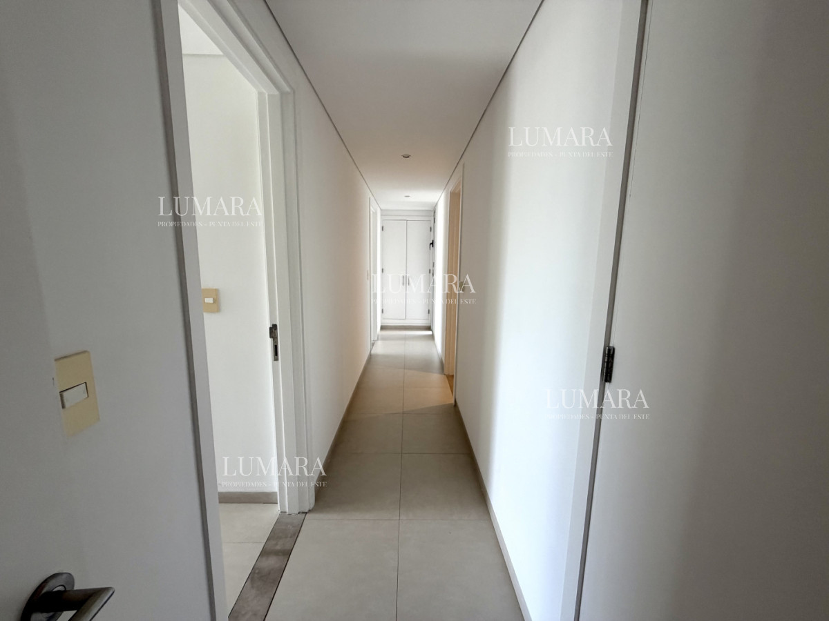 Apartamento ID.3207 - Apartamento, 3 dorm y dep, brava, Punta del Este Venta
