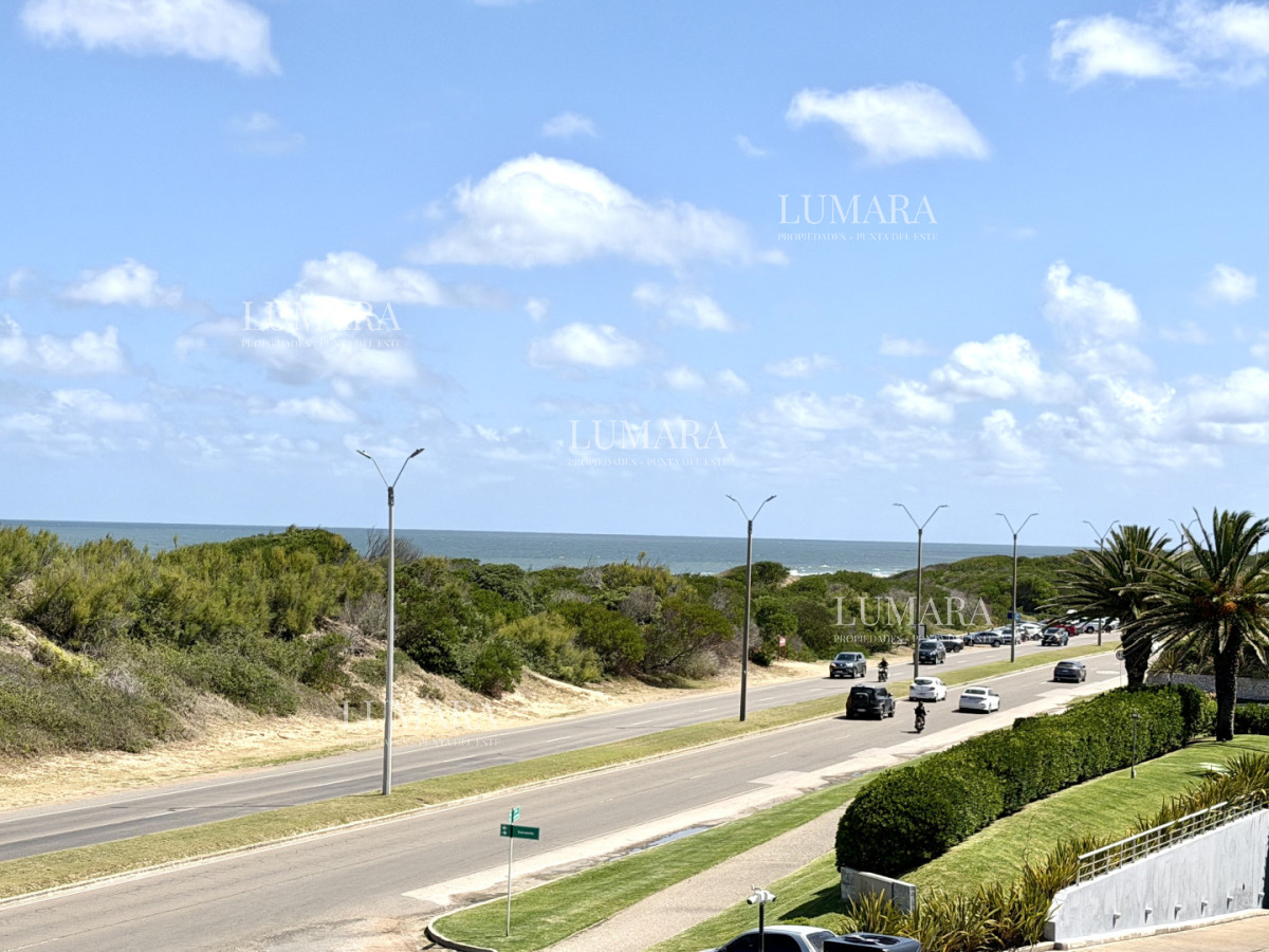 Apartamento ID.3207 - Apartamento, 3 dorm y dep, brava, Punta del Este Venta