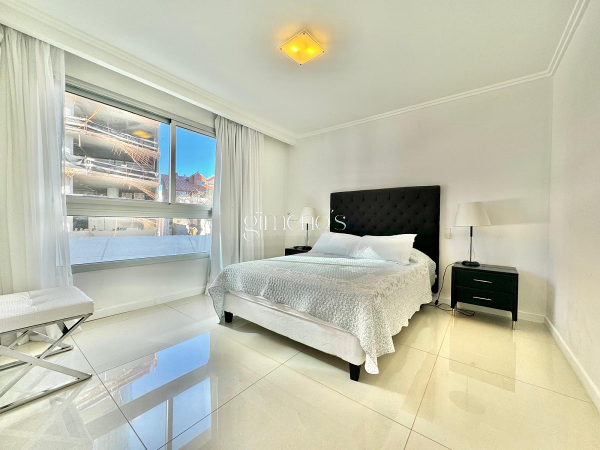 Apartamento ID.712 - Exclusivo Semipiso de 4 suites - Punta del Este, Puerto, Venta y Alquiler