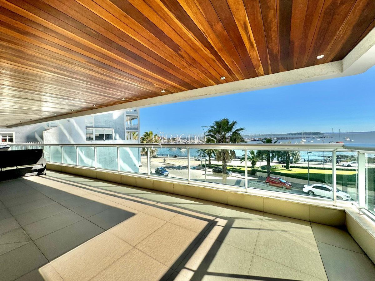 Apartamento ID.712 - Exclusivo Semipiso de 4 suites - Punta del Este, Puerto, Venta y Alquiler