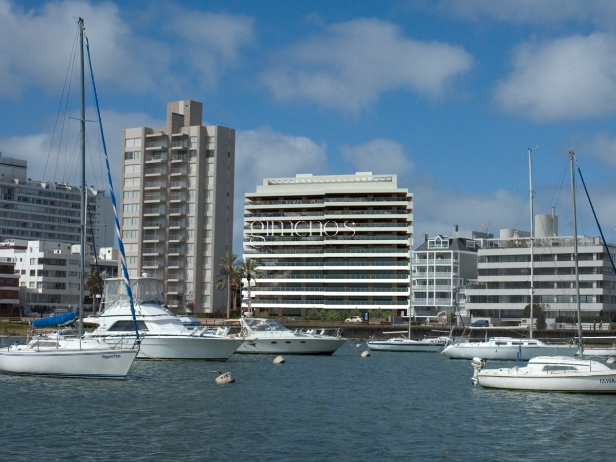 Apartamento ID.712 - Exclusivo Semipiso de 4 suites - Punta del Este, Puerto, Venta y Alquiler