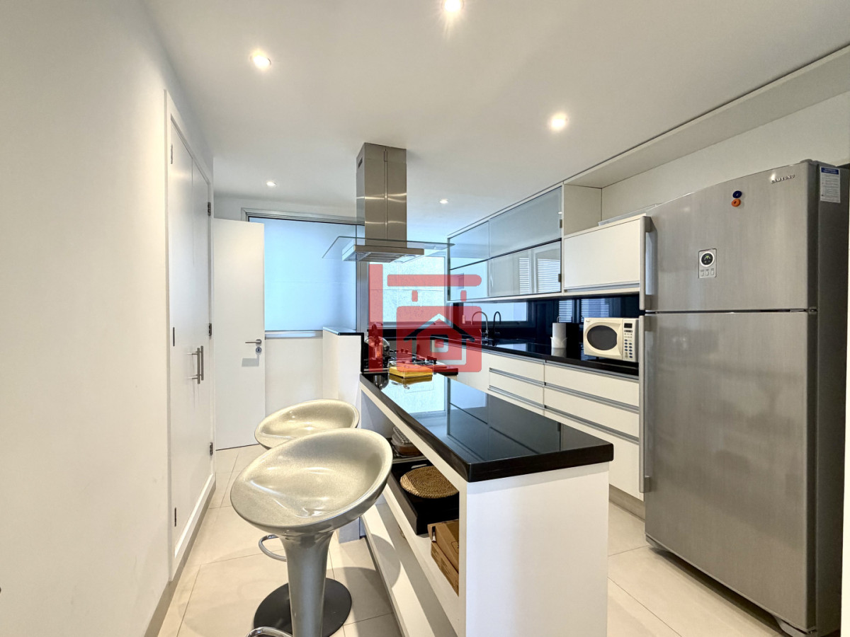Apartamento ID.131 - Apartamento, 3 dorm y dep, brava, Punta del Este Venta