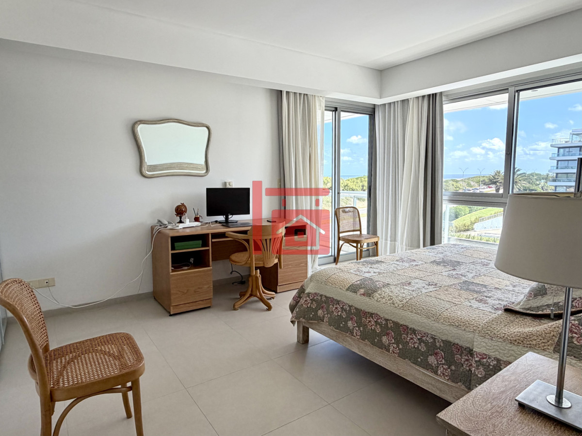 Apartamento ID.131 - Apartamento, 3 dorm y dep, brava, Punta del Este Venta