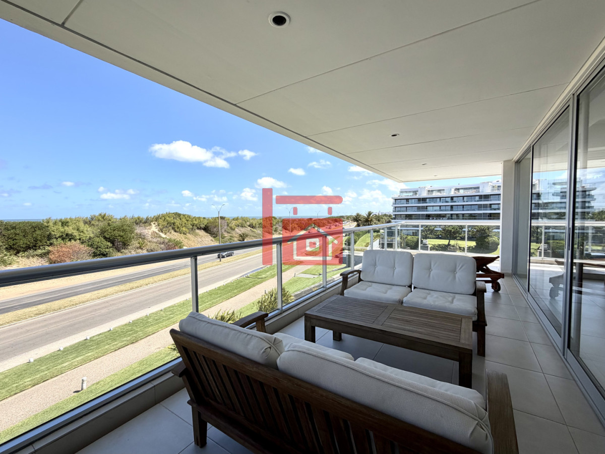 Apartamento ID.131 - Apartamento, 3 dorm y dep, brava, Punta del Este Venta