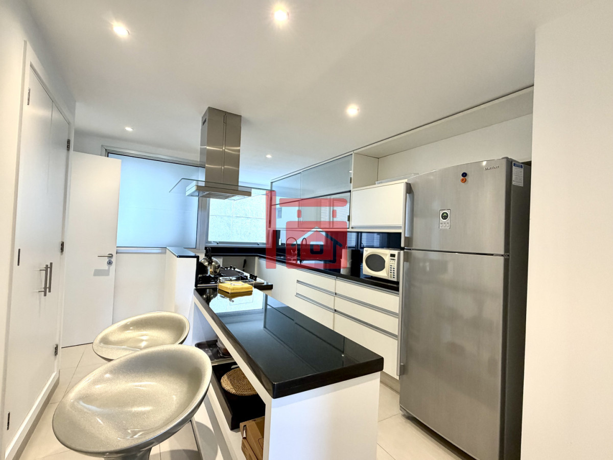 Apartamento ID.131 - Apartamento, 3 dorm y dep, brava, Punta del Este Venta