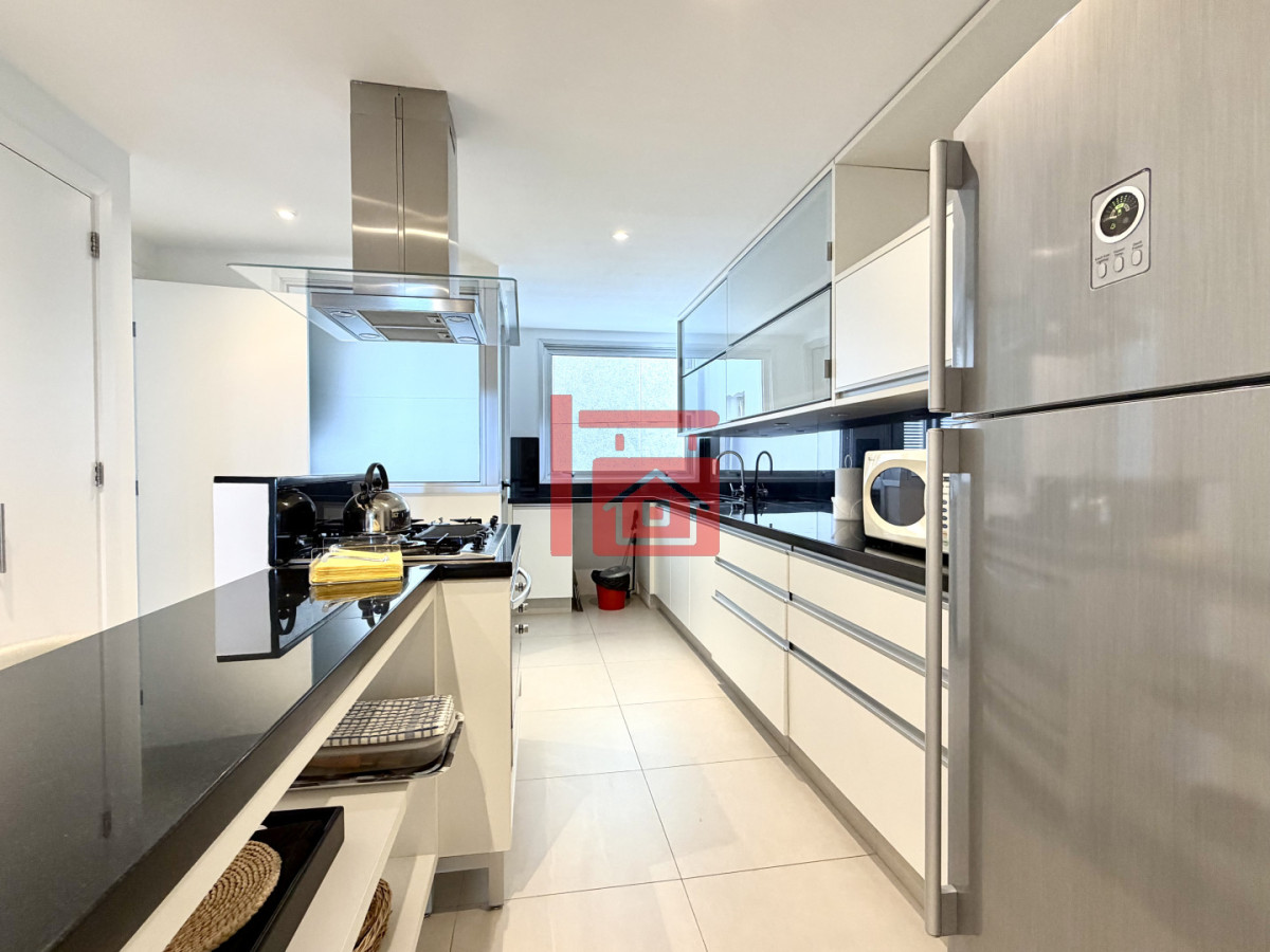 Apartamento ID.131 - Apartamento, 3 dorm y dep, brava, Punta del Este Venta