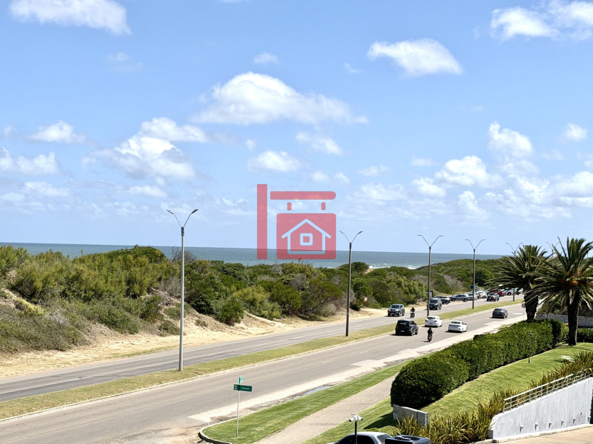 Apartamento ID.131 - Apartamento, 3 dorm y dep, brava, Punta del Este Venta