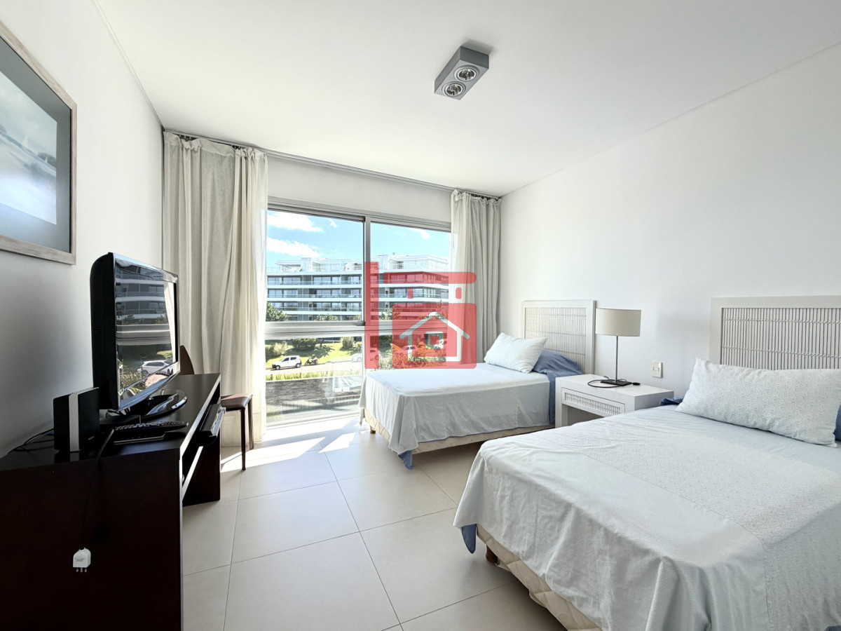 Apartamento ID.131 - Apartamento, 3 dorm y dep, brava, Punta del Este Venta