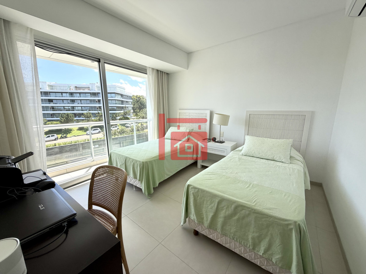 Apartamento ID.131 - Apartamento, 3 dorm y dep, brava, Punta del Este Venta