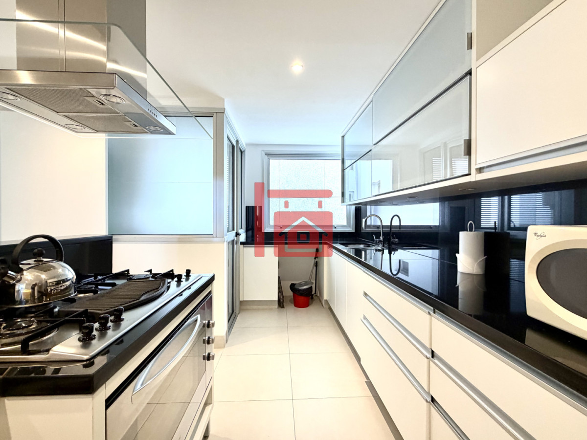 Apartamento ID.131 - Apartamento, 3 dorm y dep, brava, Punta del Este Venta