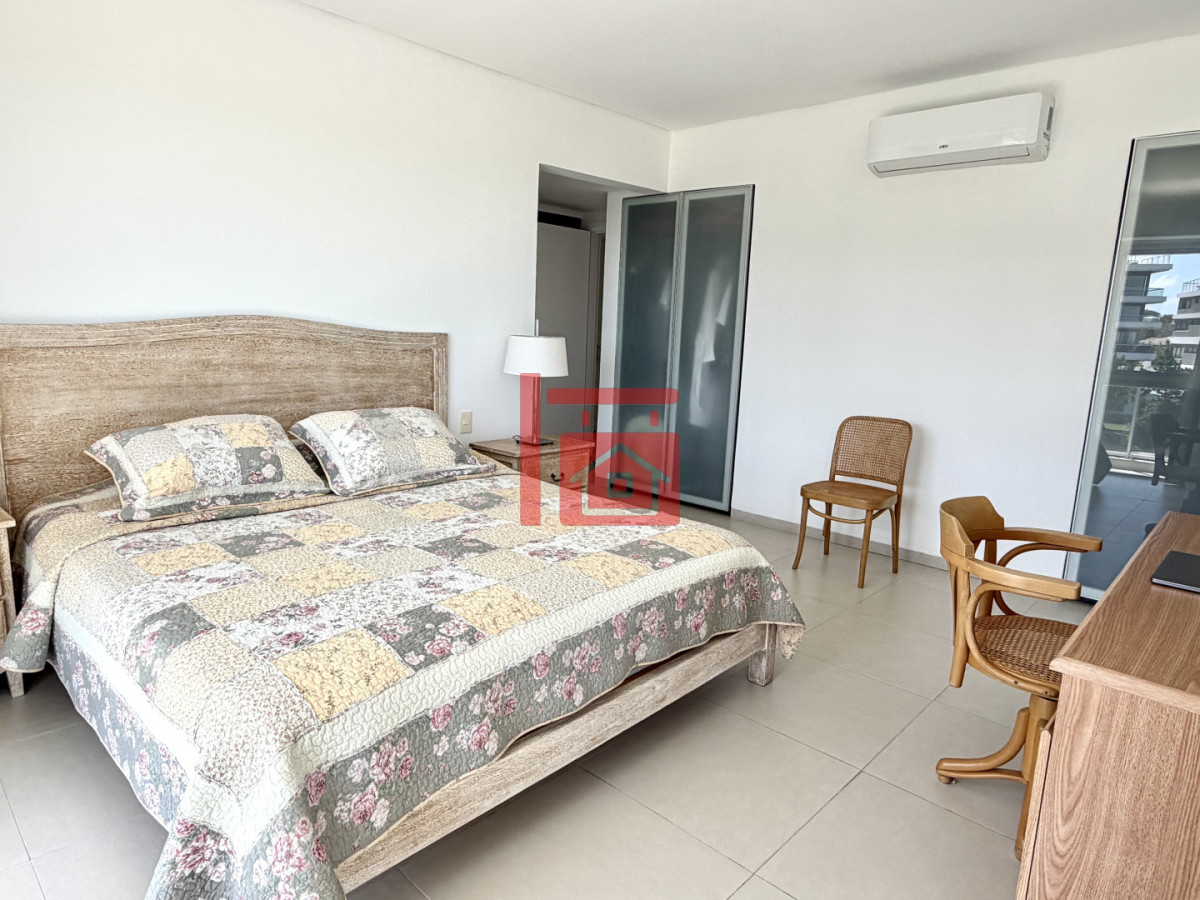 Apartamento ID.131 - Apartamento, 3 dorm y dep, brava, Punta del Este Venta