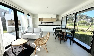 ALQUILER ANUAL CASA 2 DORMITORIOS 2 BAÑOS, PUNTA DE ESTE, PIEDRAS DEL CHILENO