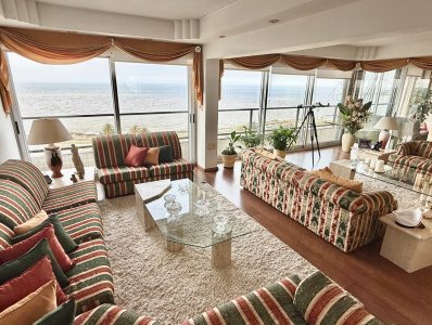 Venta, Apartamento, Piso, Pocitos Nuevo, 3 Dormitorios, 3 Baños, Parrillero, 2 Garage, 