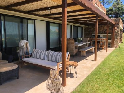 APARTAMENTO, 2 DORMITORIOS, 2 BAÑOS, PLAYA BRAVA, QUARTIER PUNTA BALLENA, ALQUILER