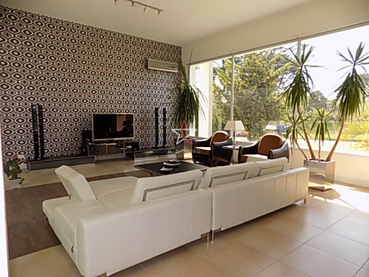 Boulevard Artigas - GoPunta - Portal Inmobiliario de Punta del Este - Maldonado
