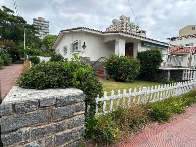 ALQUILER - CASA ideal COMERCIAL - Península - PUNTA