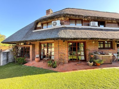 Casa, Pinares, Punta del Este, Venta, 4 dormitorios, Garage