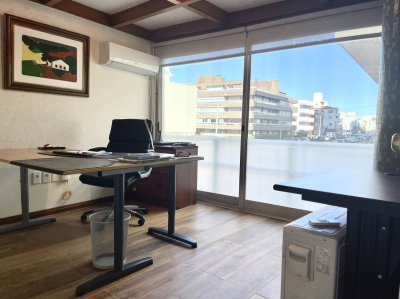 local, oficina, consultorio, etc, punta del este, península, venta  - btg1398l