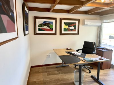 local, oficina, consultorio, etc, punta del este, península, venta  - btg1398l