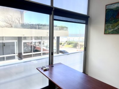 local, oficina, consultorio, etc, punta del este, península, venta  - btg1398l