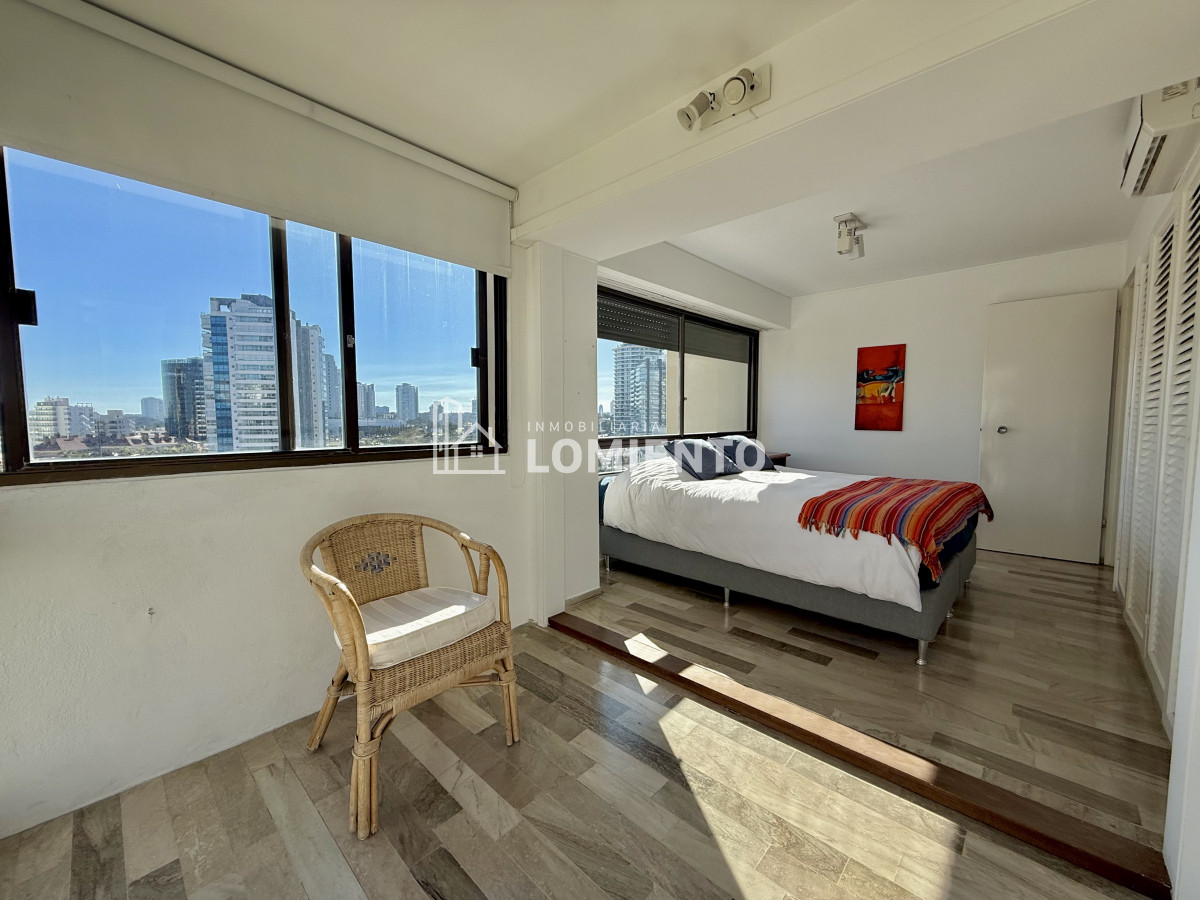 Apartamento ID.1650 - Oportunidad venta- alquiler anual apartamento 3 dormitorios y servicio Edificio Parquemar Center