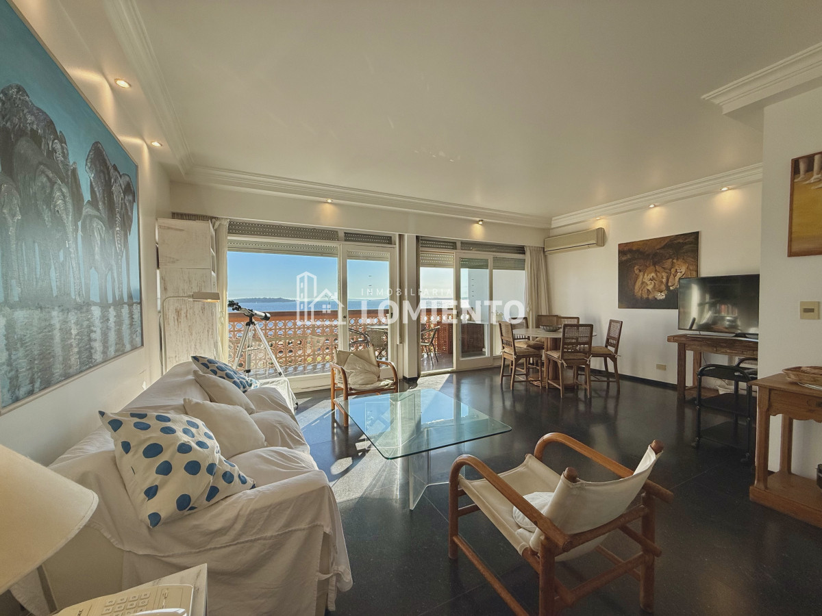 Apartamento ID.820 - Venta apartamento 2 dormitorios y servicio Torre Vanguardia