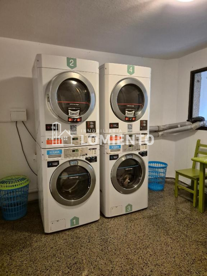 Apartamento ID.1650 - Oportunidad venta- alquiler anual apartamento 3 dormitorios y servicio Edificio Parquemar Center