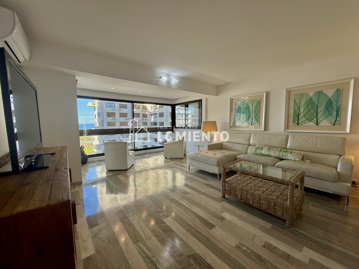 Apartamento ID.1650 - Oportunidad venta- alquiler anual apartamento 3 dormitorios y servicio Edificio Parquemar Center