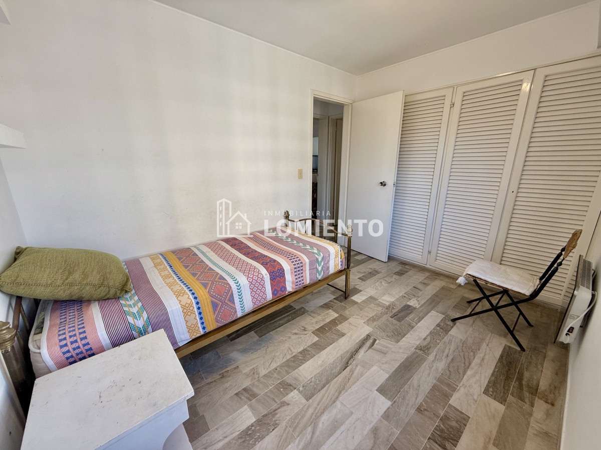 Apartamento ID.1650 - Oportunidad venta- alquiler anual apartamento 3 dormitorios y servicio Edificio Parquemar Center