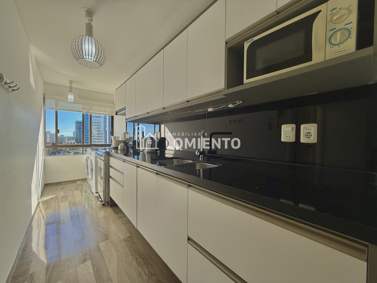 Apartamento ID.1650 - Oportunidad venta- alquiler anual apartamento 3 dormitorios y servicio Edificio Parquemar Center