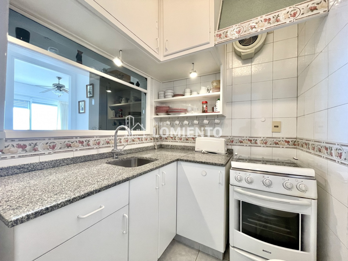 Apartamento ID.1232 - Alquiler temporada apartamento 1 dormitorio Playa Mansa, vista al mar!!
