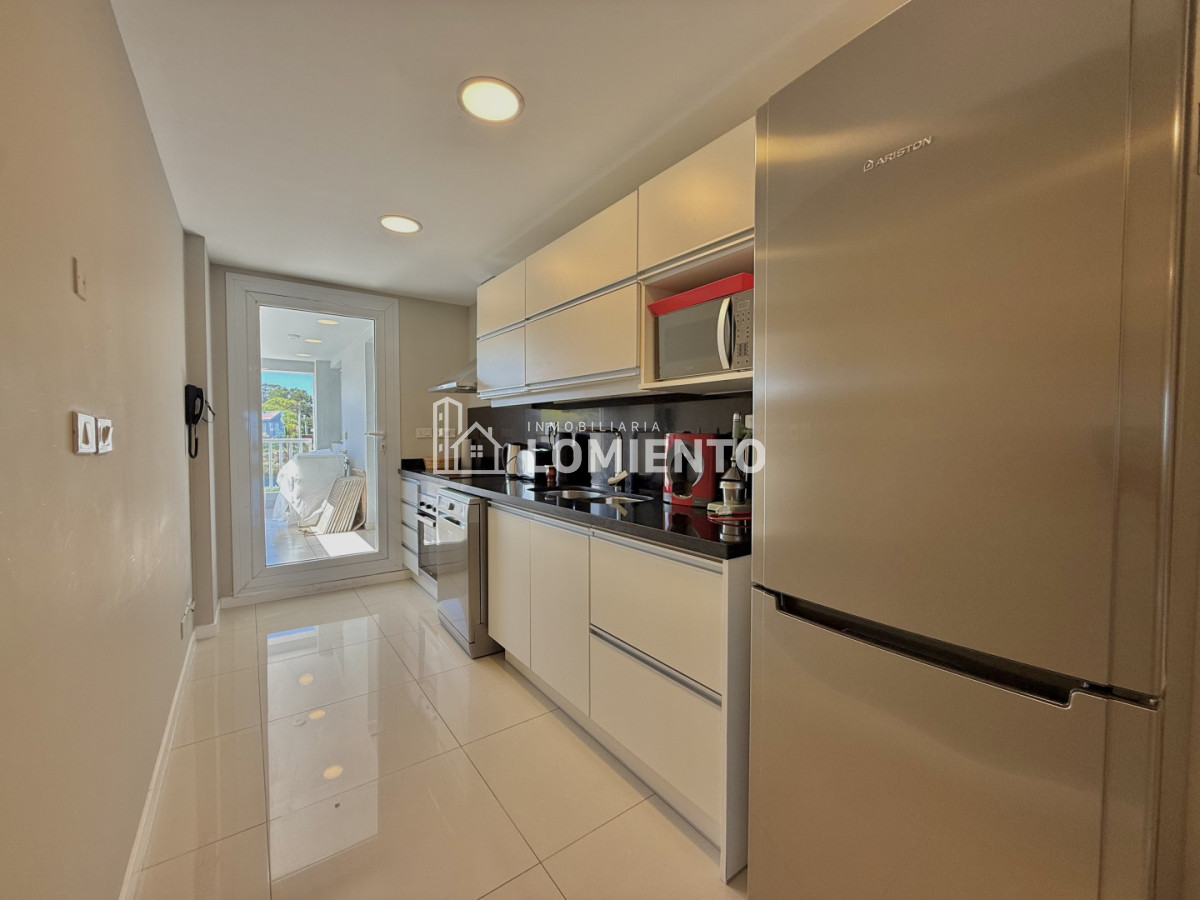 Apartamento ID.1804 - Venta apartamento 2 dormitorios y servicio Edificio Horizonte 