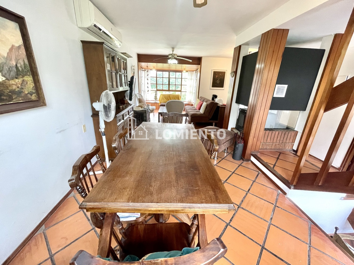 Apartamento ID.1132 - Venta-alquiler temporada apartamento de 4 dormitorios complejo Green Grass