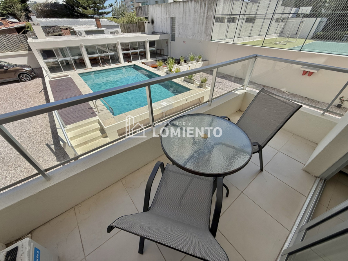 Apartamento ID.1516 - Alquiler temporada monoambiente con terraza Playa Mansa 