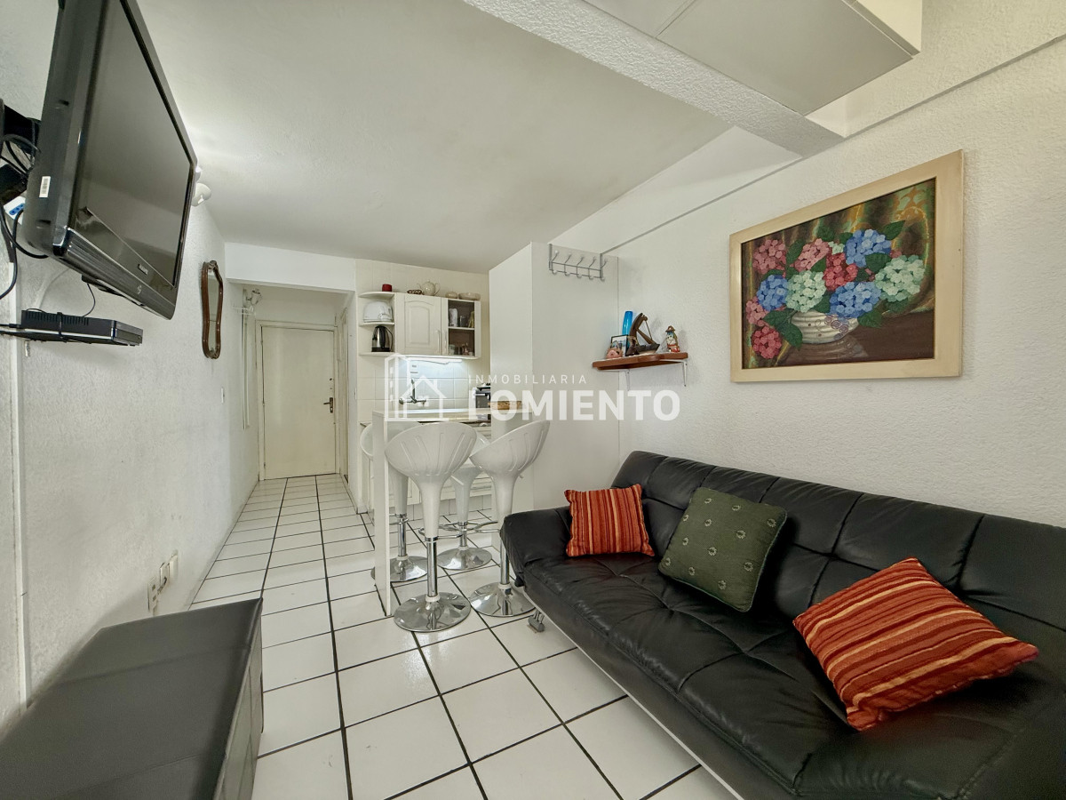 Apartamento ID.1655 - Venta monoambiente en Edificio Chesterfield Tower