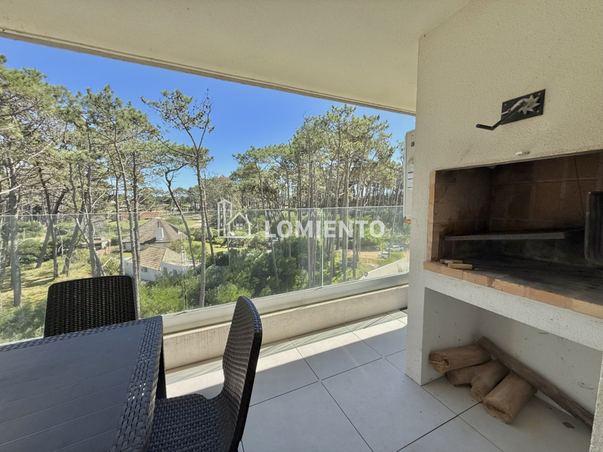 Apartamento ID.1812 - Venta- alquiler anual apartamento 3 dormitorios y Servicio Edificio Poseidon Laguna 