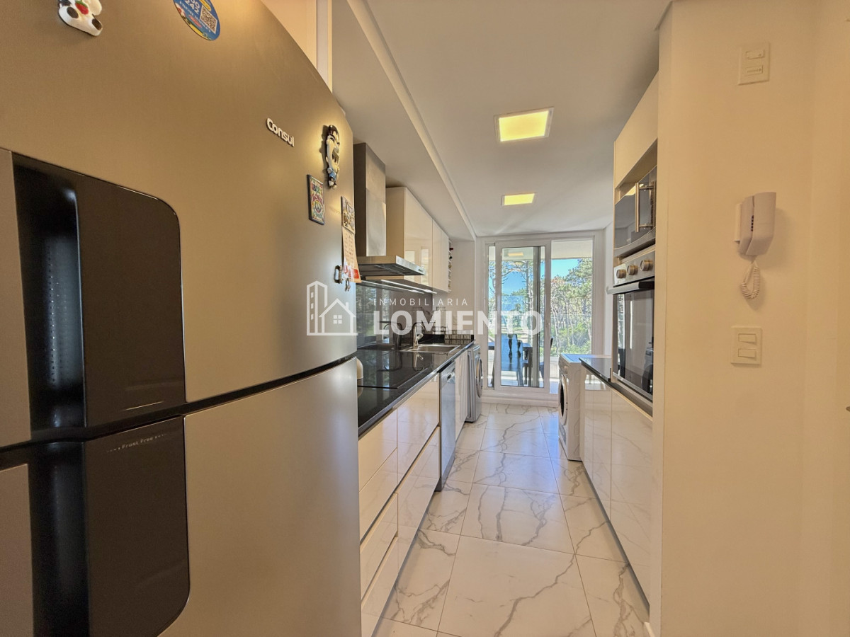 Apartamento ID.1812 - Venta- alquiler anual apartamento 3 dormitorios y Servicio Edificio Poseidon Laguna 
