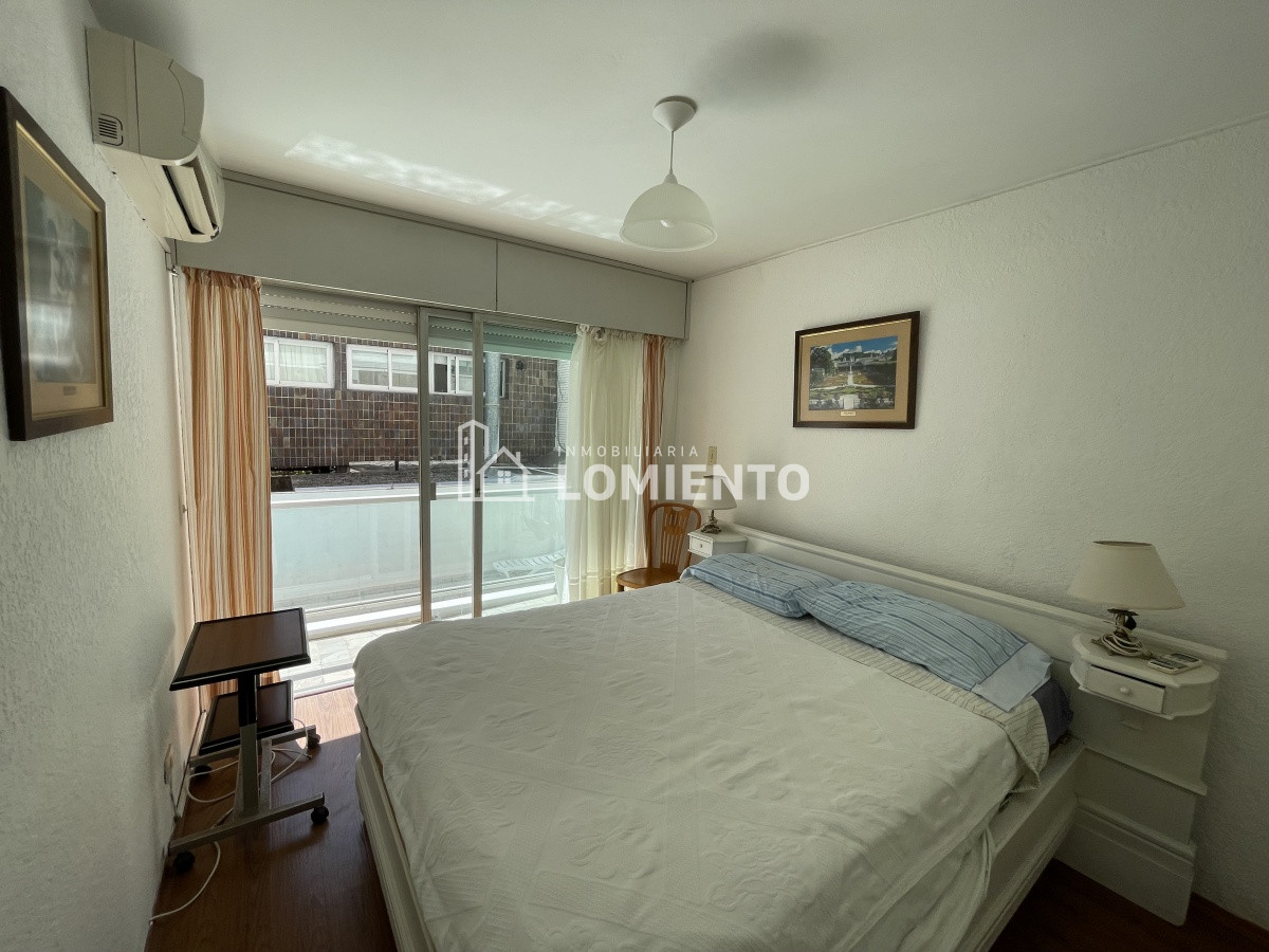 Apartamento ID.1300 - Venta apartamento 1 dormitorio y medio Zona Península 