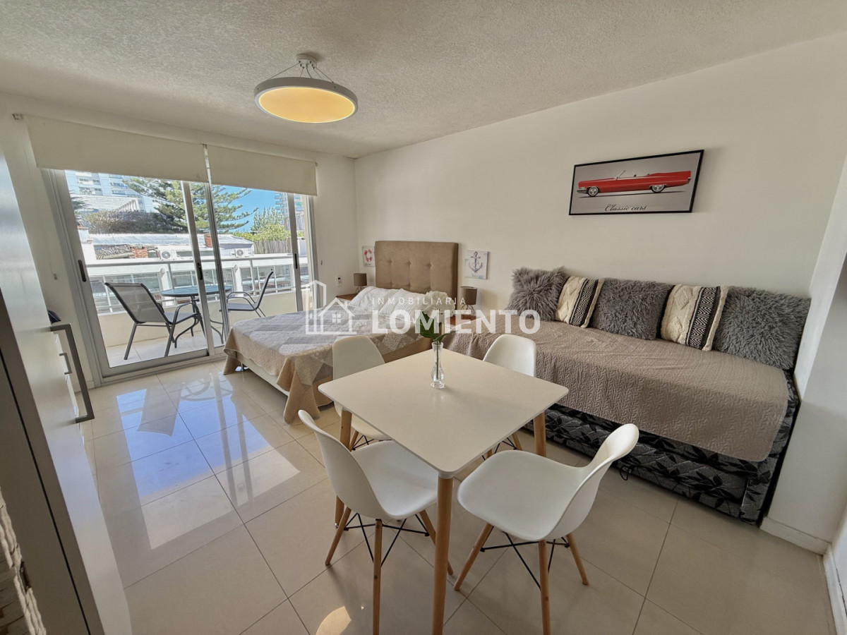Apartamento ID.1516 - Alquiler temporada monoambiente con terraza Playa Mansa 