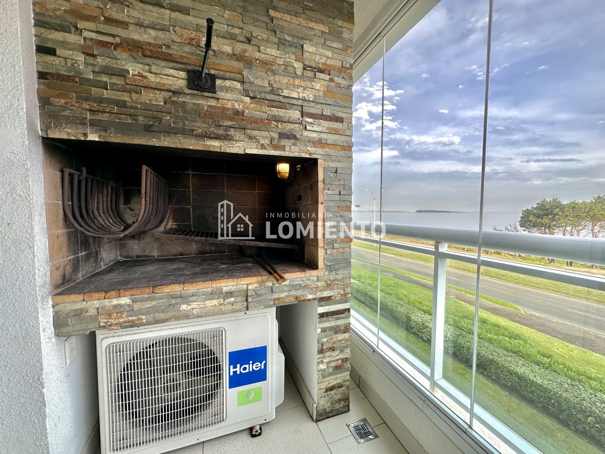 Apartamento ID.1395 - Venta- alquiler temporada apartamento 2 dormitorios con vista al mar Edificio Cruceros