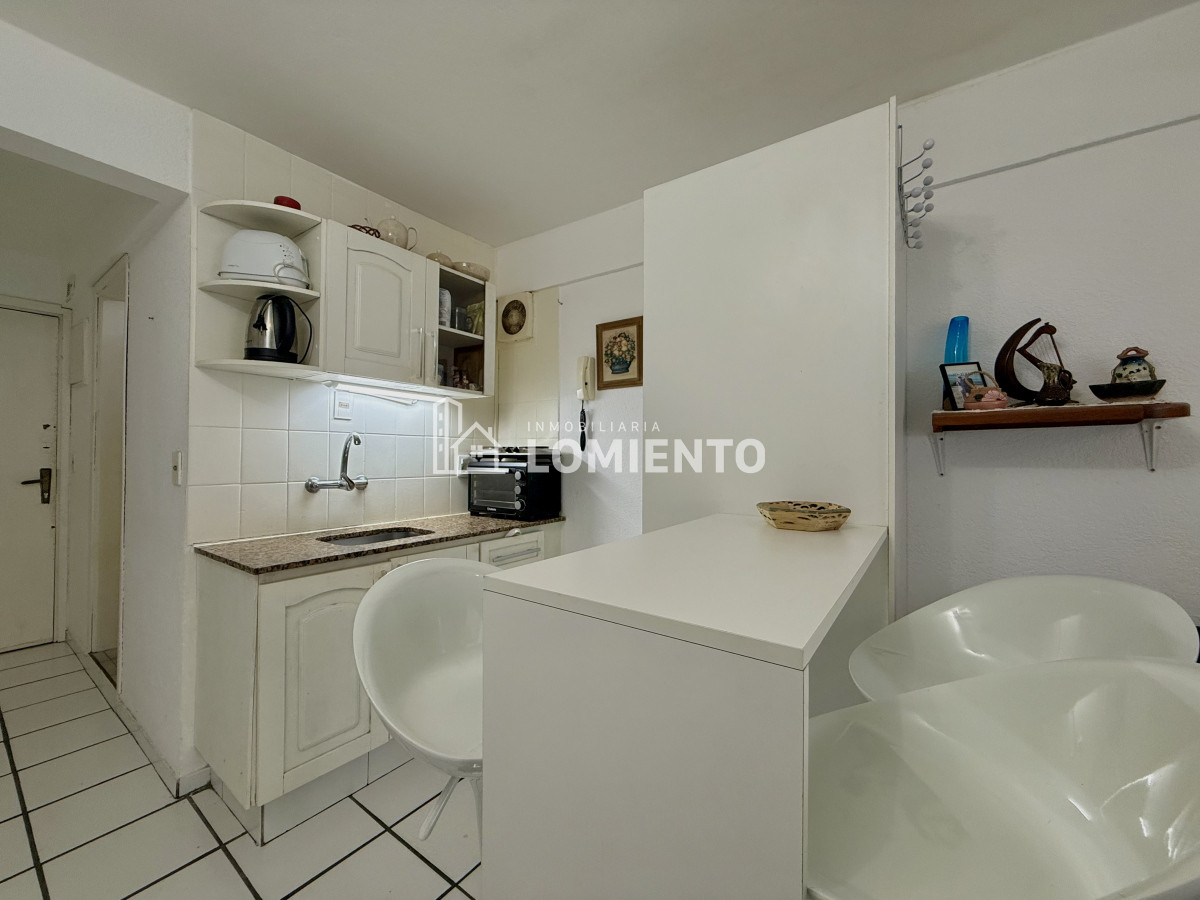 Apartamento ID.1655 - Venta monoambiente en Edificio Chesterfield Tower