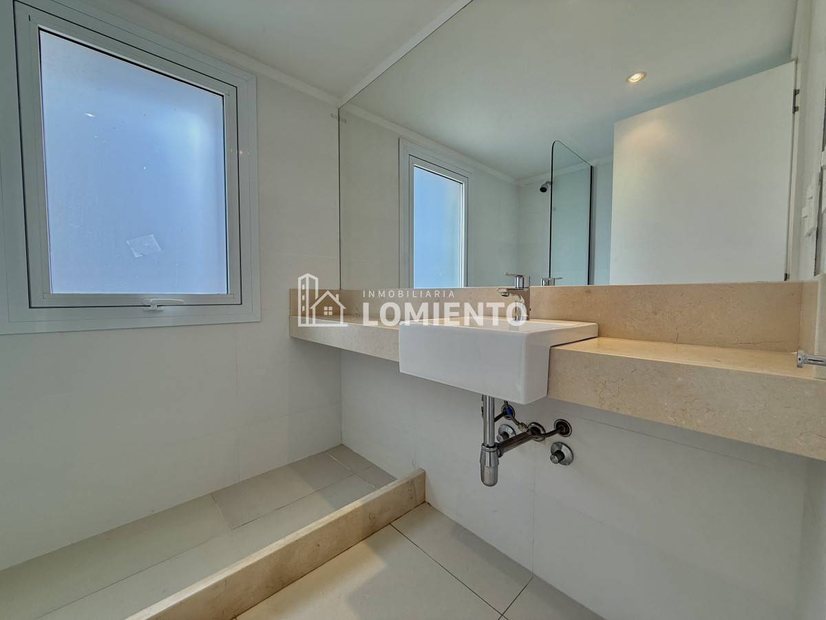 Apartamento ID.1677 - Venta- alquiler apartamento primera línea al mar 3 dormitorios Edificio Horizonte 
