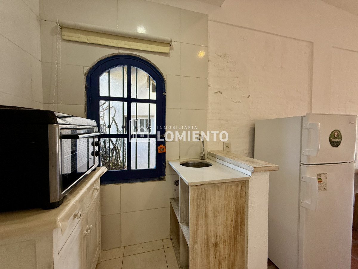 Apartamento ID.1673 - Alquiler temporada monoambiente Centro de Maldonado 
