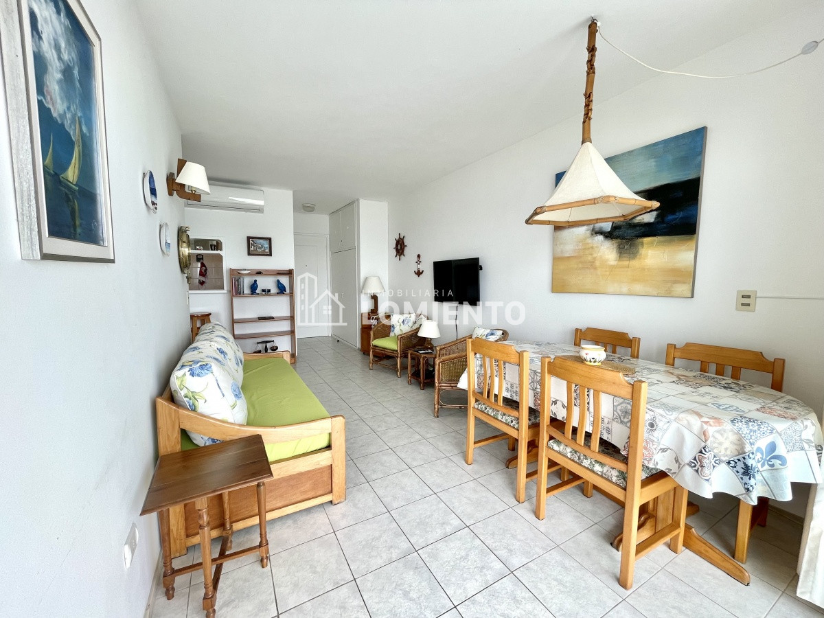 Apartamento ID.1232 - Alquiler temporada apartamento 1 dormitorio Playa Mansa, vista al mar!!