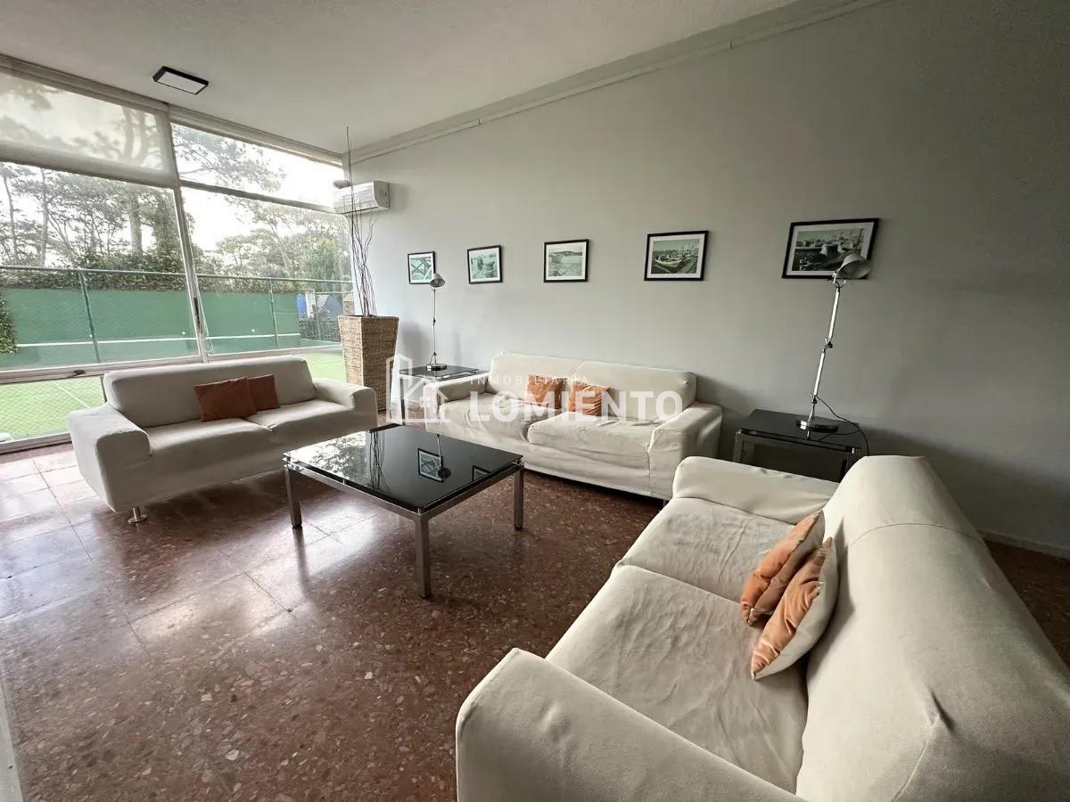 Apartamento ID.1826 - Venta- alquiler anual amplio apartamento de 1 dormitorio Torre Punta del Este
