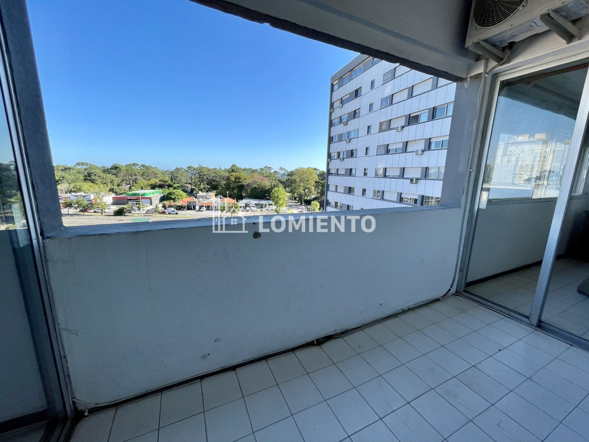 Apartamento ID.123 - Oportunidad Venta- Alquiler invierno Apartamento 2 Dormitorios Zona Roosevelt